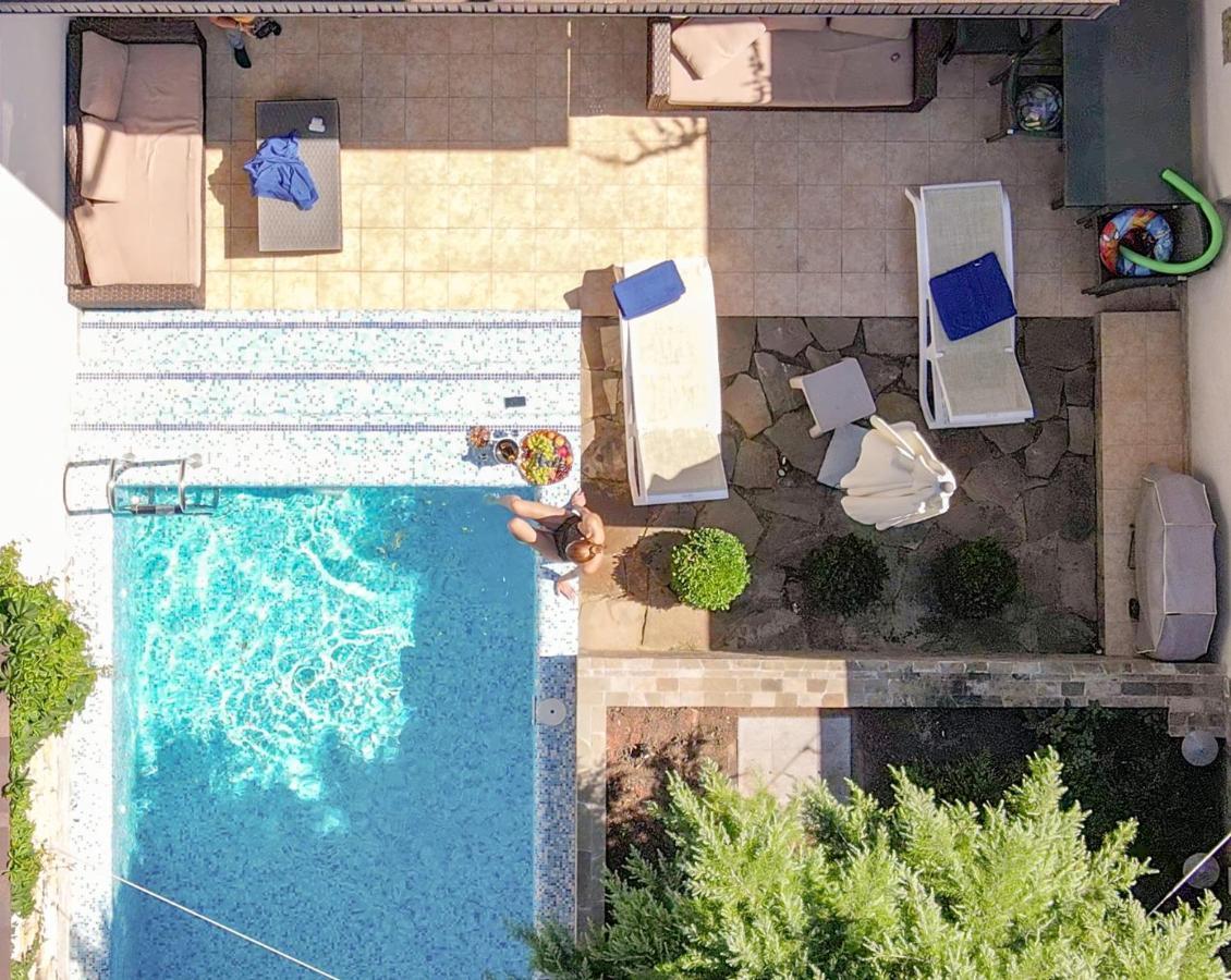 Arcadia Villa *